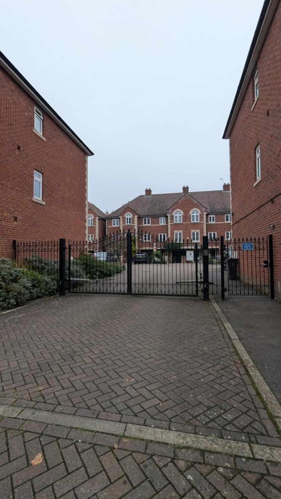 Modern Home From Home At Elm Tree House Leicester Exterior photo