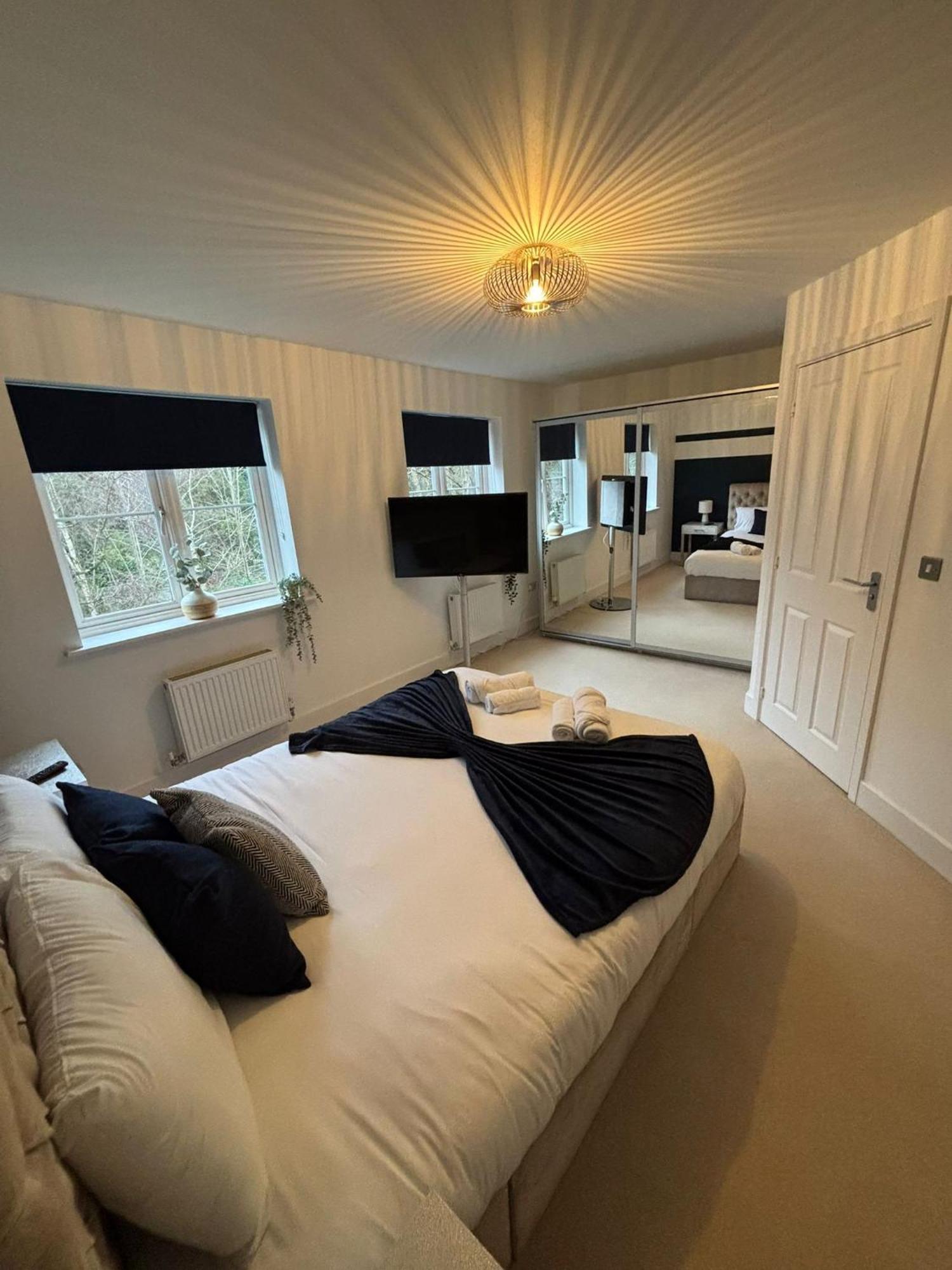 Modern Home From Home At Elm Tree House Leicester Exterior photo